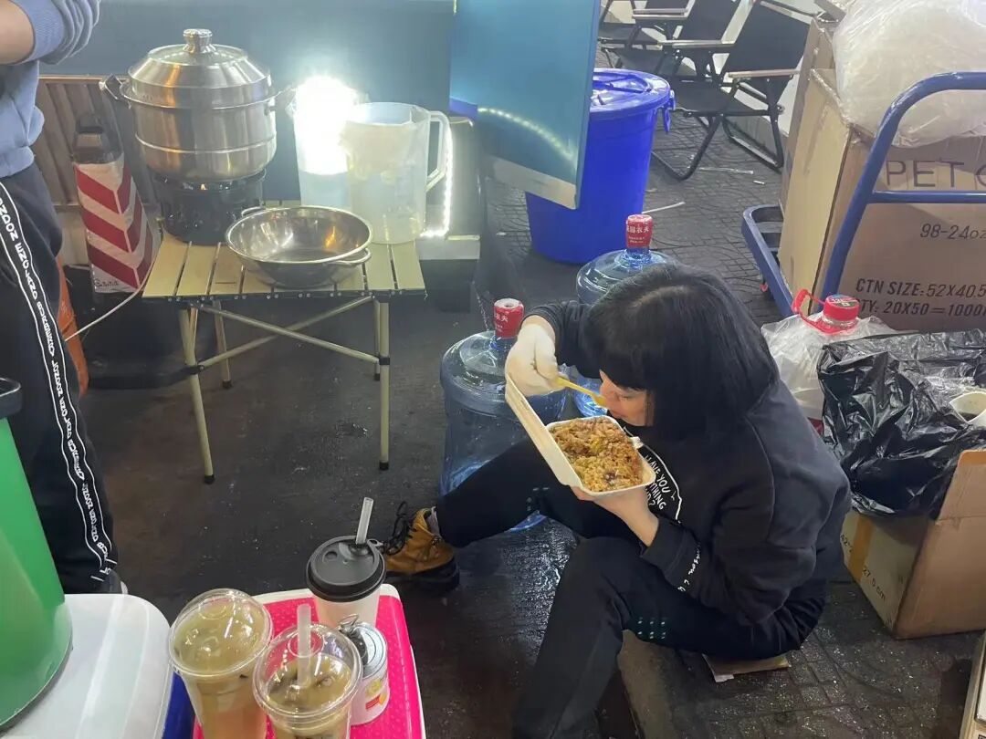 昔日网红奶茶圆真真创始人：我凭“实力”亏掉1000万，从CEO到摆地摊