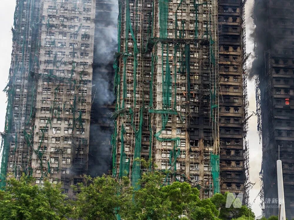 香港消防处：成功在一些楼宇内找到生还者；高层起火向上跑还是向下跑？记住几个关键点能救命