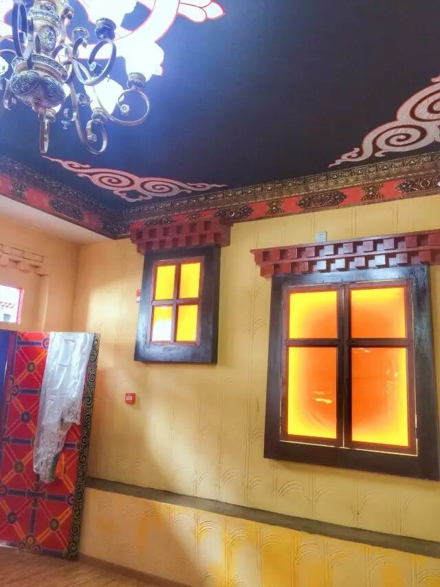 参观完整体精致的的大环境之后,来欣赏一下餐厅内无处不在的藏式