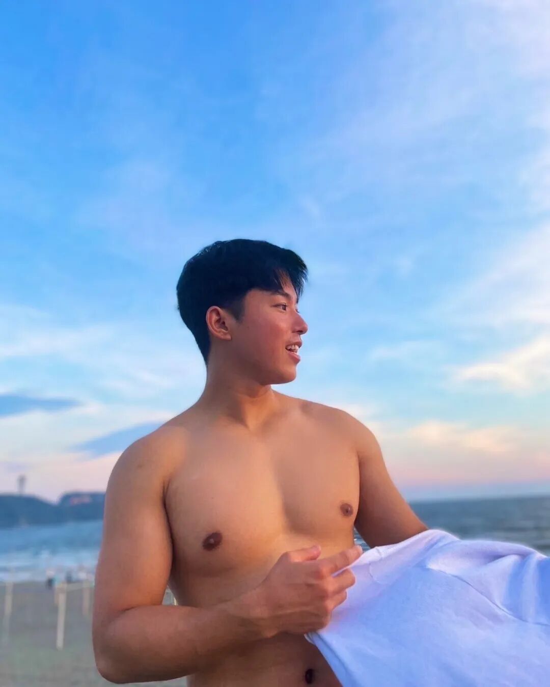 图片[8]-男男恋综「夏日咖啡男友」超帅的黑皮厨师被爆下海...-小蓝短视频