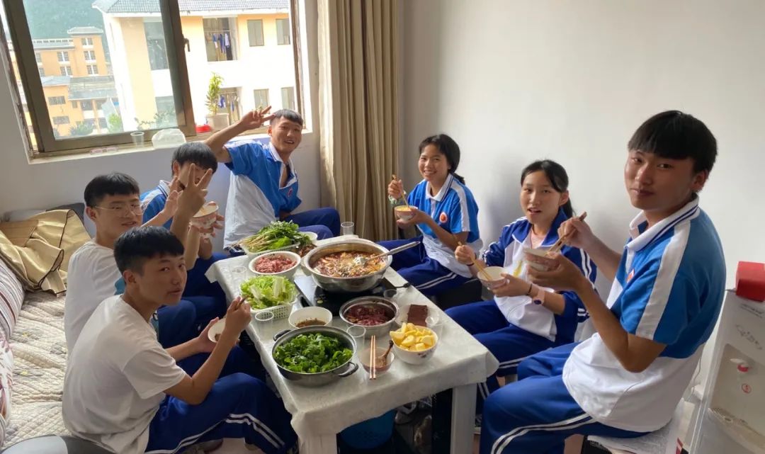 “教科书”级备课本！让美术老师开了眼