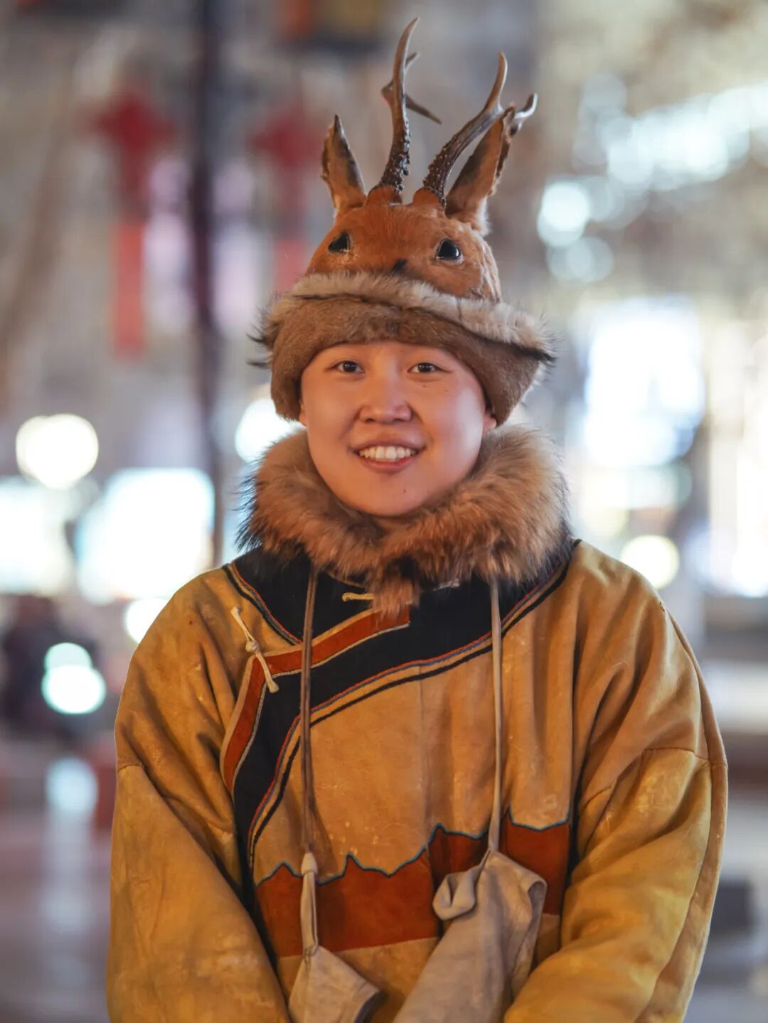 狍皮衣,狍角帽,传说中的鄂伦春"出山了"