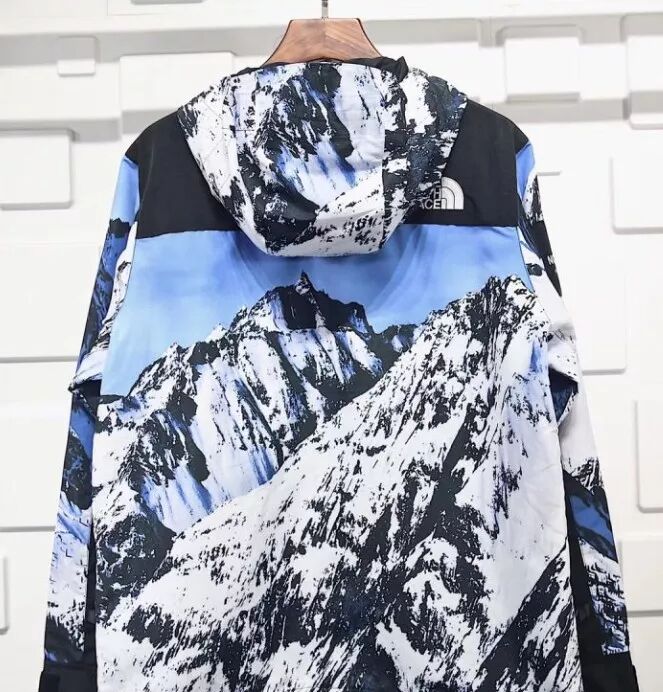 supreme雪山冲锋衣真假细节对比图supreme雪山冲锋衣真假鉴定方法