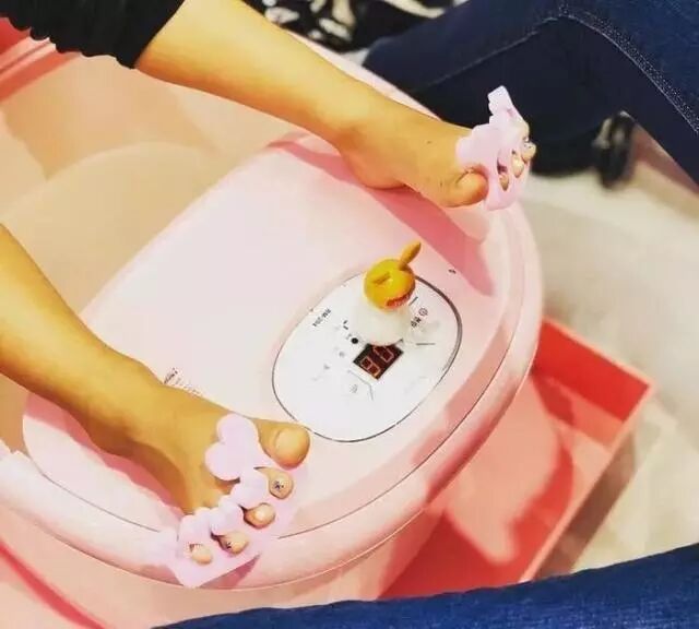 女儿才9岁，李湘就要求王诗龄带化妆品上学（组图） - 9