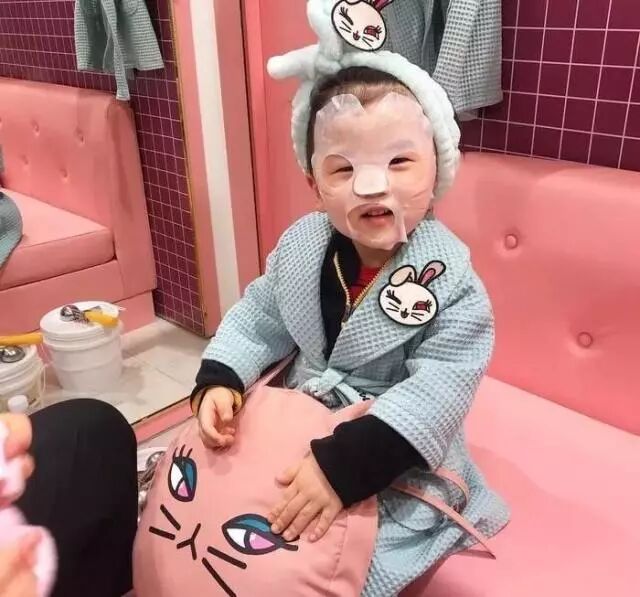 女儿才9岁，李湘就要求王诗龄带化妆品上学（组图） - 28