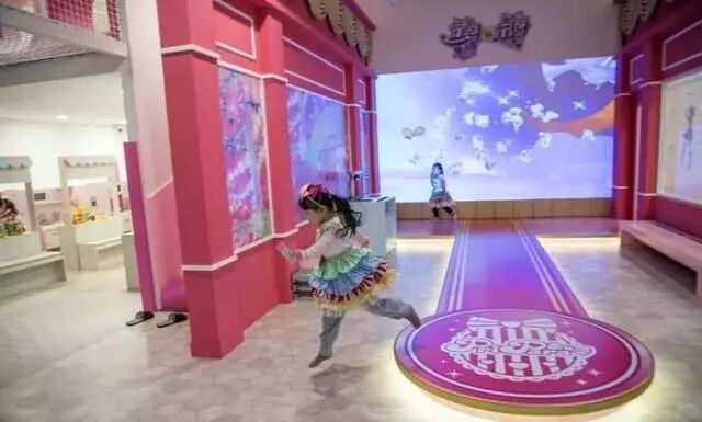 女儿才9岁，李湘就要求王诗龄带化妆品上学（组图） - 39