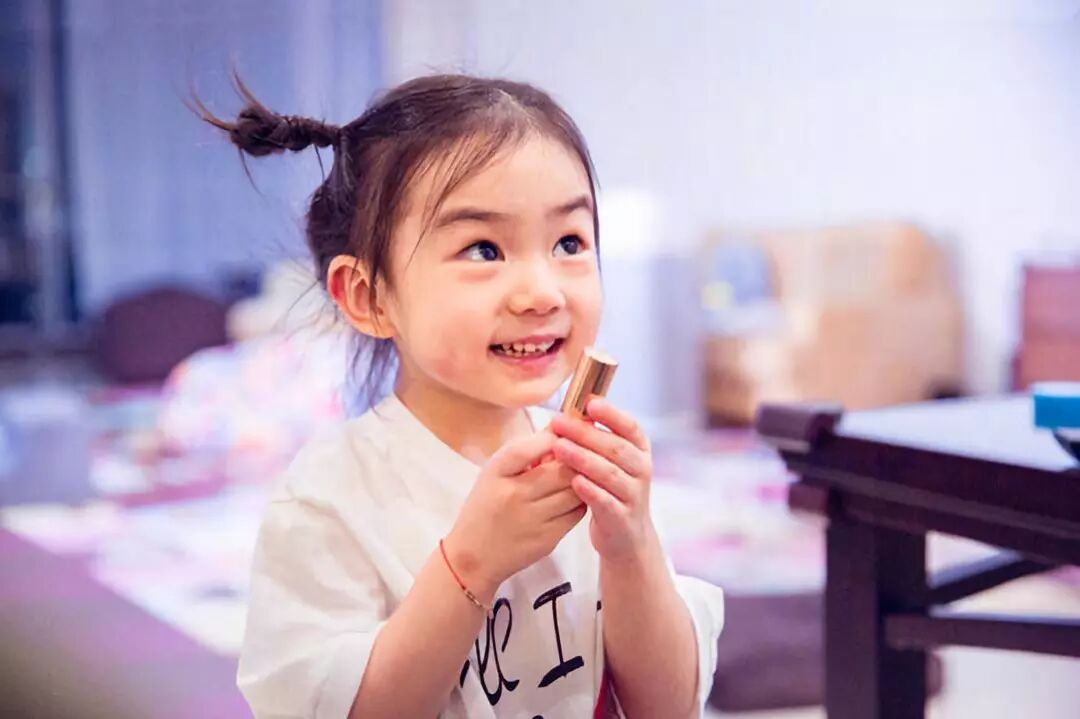 女儿才9岁，李湘就要求王诗龄带化妆品上学（组图） - 50