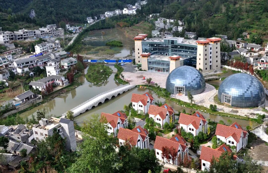 百里杜鹃温泉入选贵州省银汤级温泉度假地!