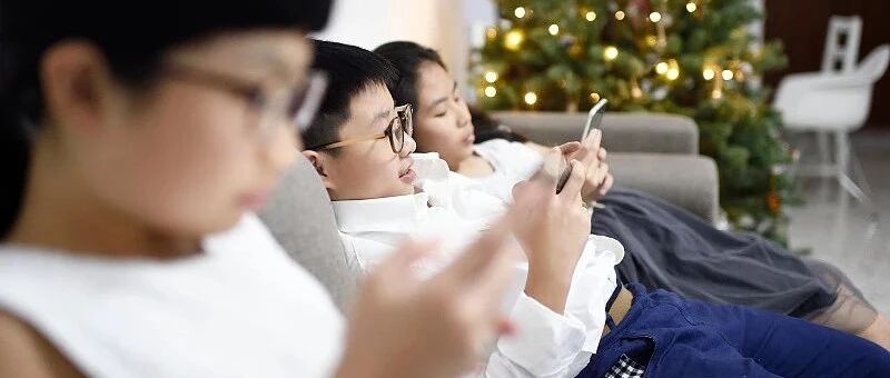 “放假了，妈妈我能玩一下手机吗？”你的回答，决定孩子的未来（文末送现金）