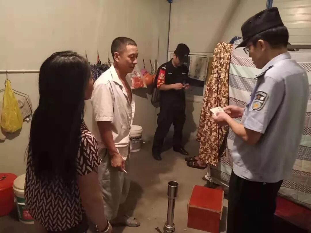 雷霆出击护民安 江阴警方开展社会面治安集中整治行动