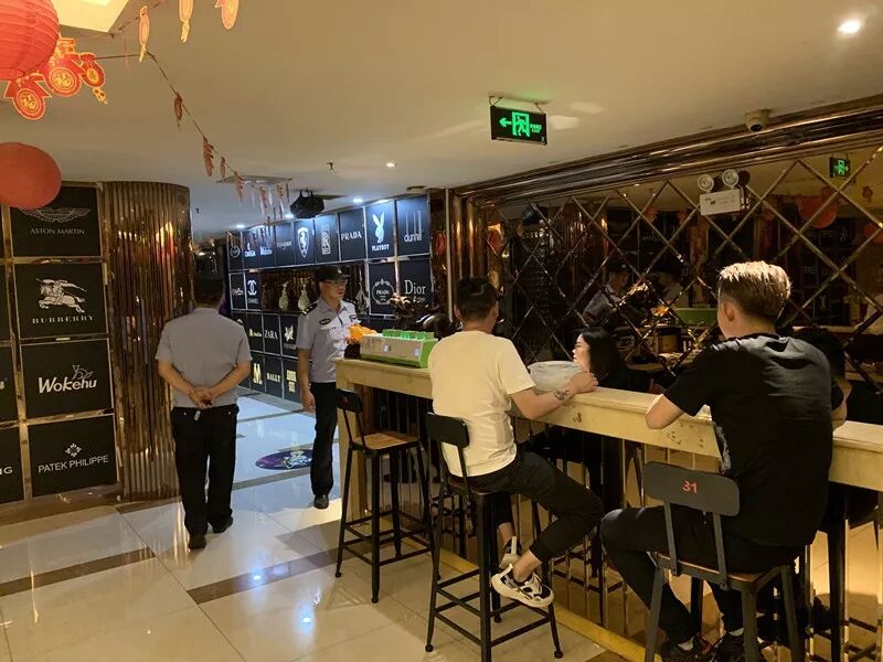 雷霆出击护民安 江阴警方开展社会面治安集中整治行动