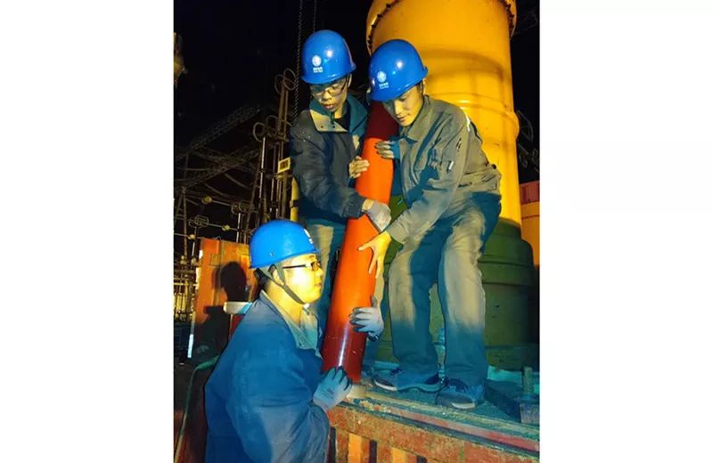 实博体育:电力测控装置 零下40℃户外工作 电网工人脸上如刀割