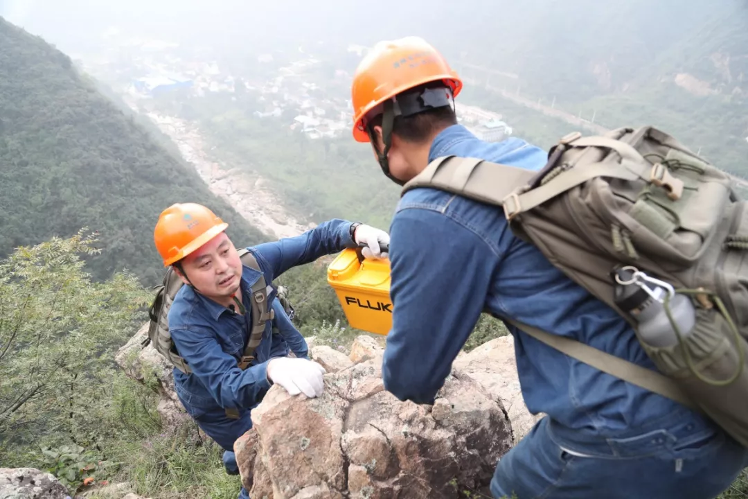 【轉(zhuǎn)載】國家電網(wǎng)7人入圍新中國成立70周年“最美奮斗者”候選人 【轉(zhuǎn)載】國家電網(wǎng)7人入圍新中國成立70周年“最美奮斗者”候選人