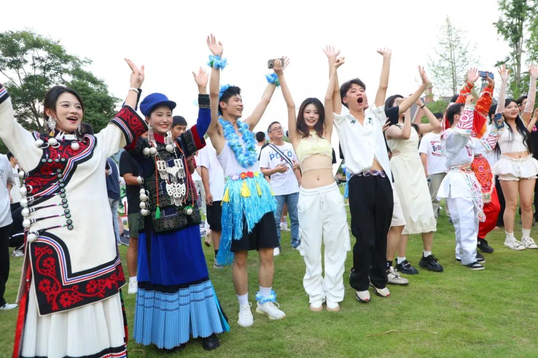 航空旅游专修学校_2023年航空旅游职业学校录取分数线_航空旅游职业技术学院学费