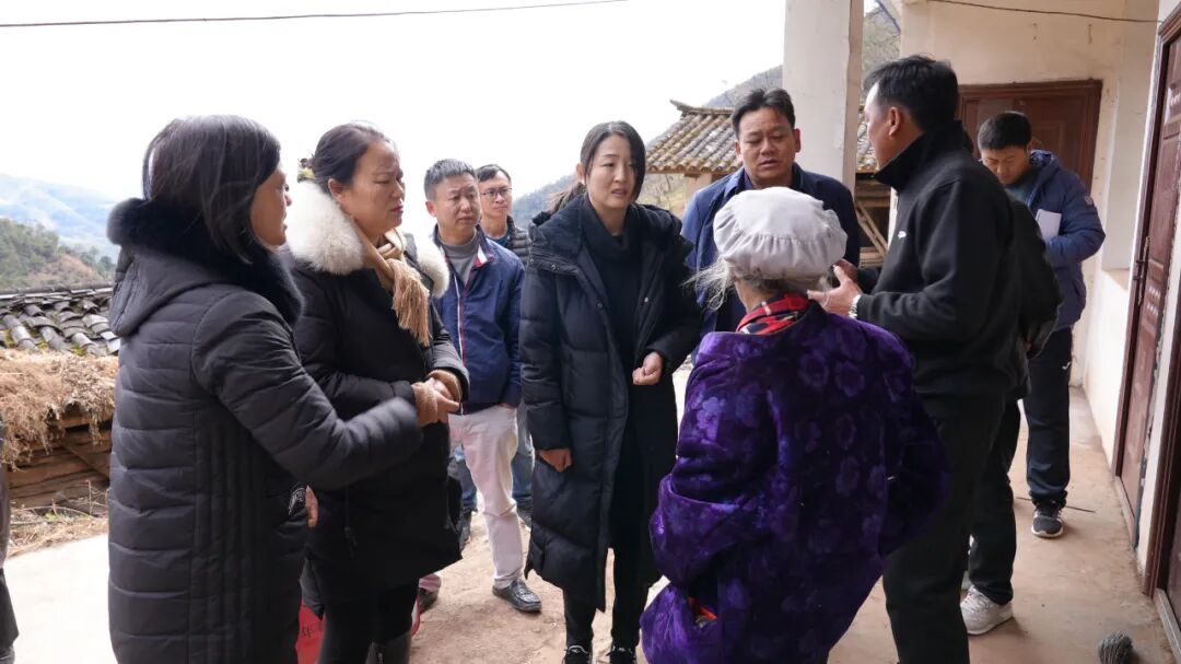 副市长魏妮娅带队到永胜开展春节走访慰问