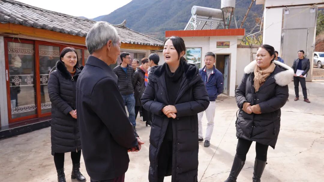 副市长魏妮娅带队到永胜开展春节走访慰问