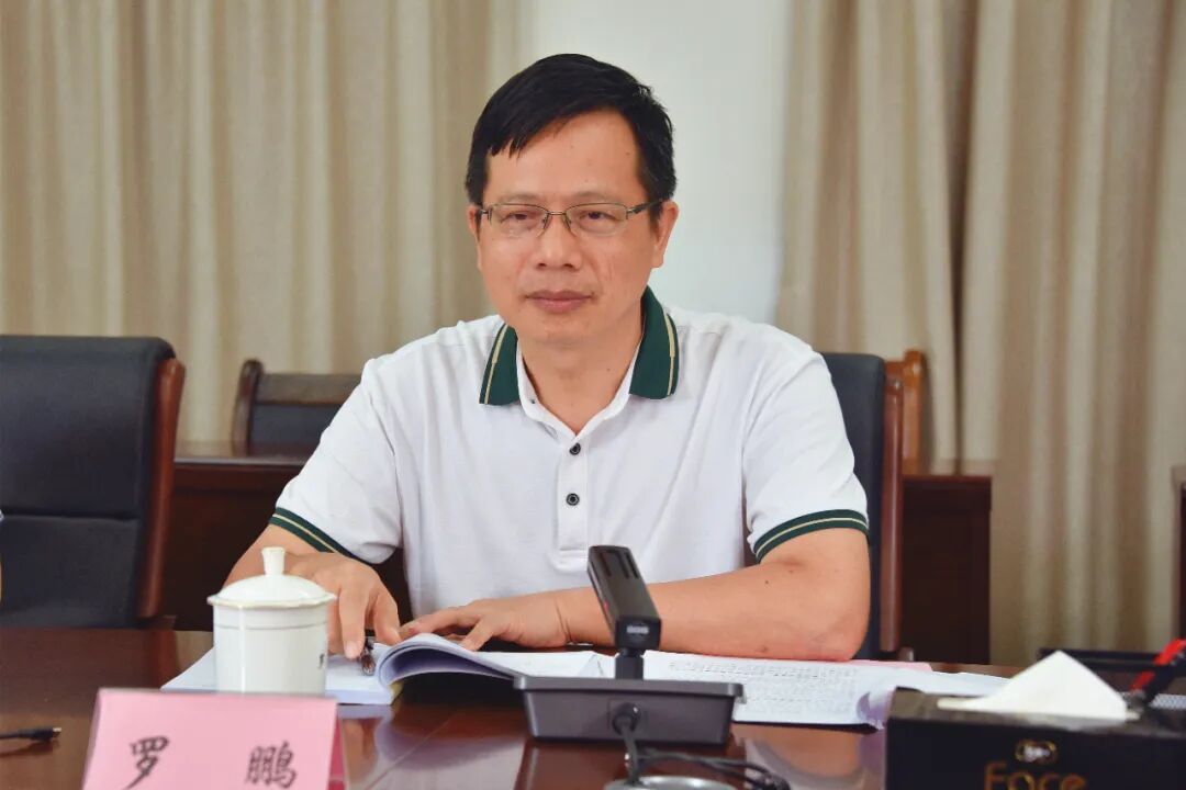 当前位置:>首页>新闻中心>银海区政务要闻>陆忠进对银海区人社局今年