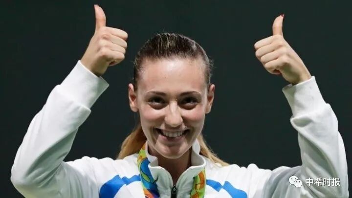 在上周六举行的女子10米气手枪决赛中,希腊运动员anna korakaki以243