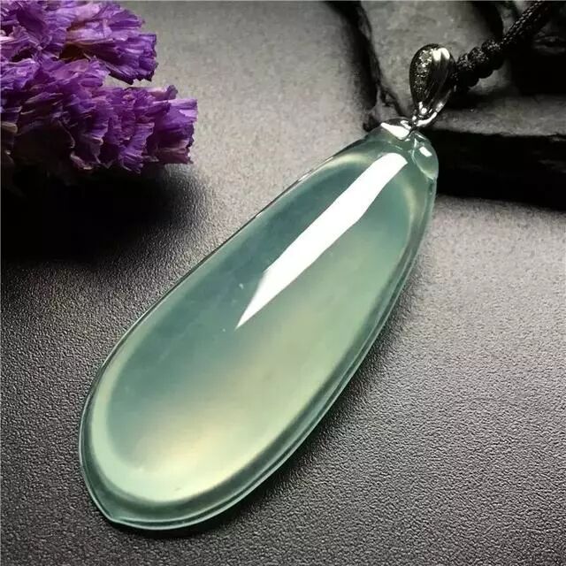 冰种晴水翡翠——翡翠里的“文艺小清新”