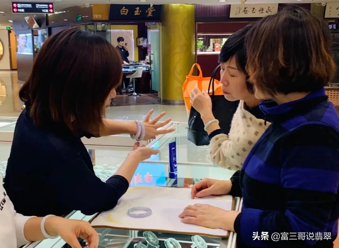 今天的翡翠市场，明日又该走向何方？听听最专业的分析！