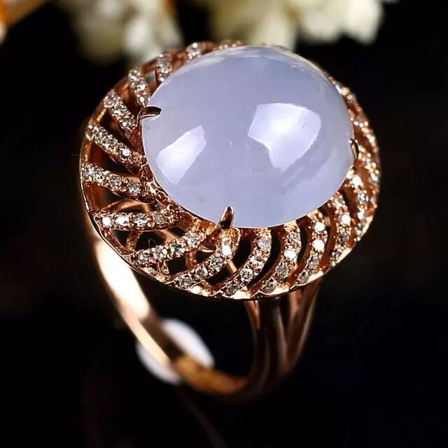 糯种翡翠戒指是怎么样呢？