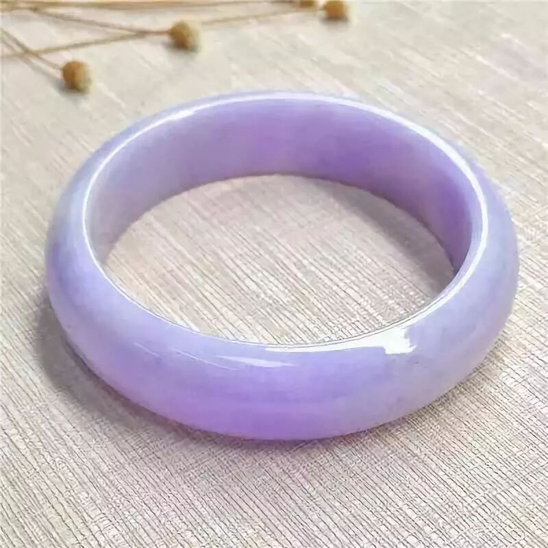 12号少女心泛滥！姑娘们钟情紫色的翡翠手镯吗？