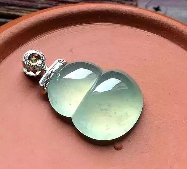 翡翠再怎么好看，如果出现了这些纹路，也一定不能要