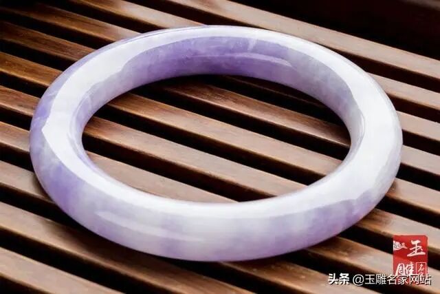 见光死是什么意思？带你认识见光死翡翠