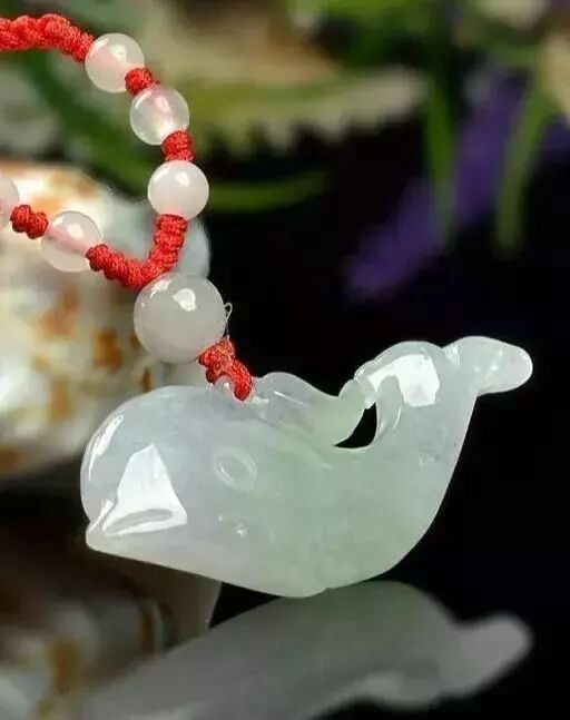 翡翠适合学生佩戴吗？