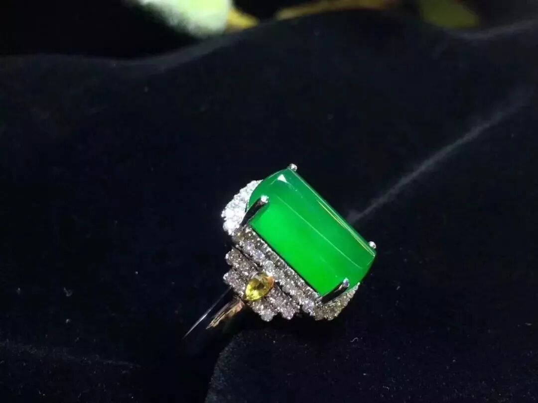 买翡翠都会经历的四个阶段