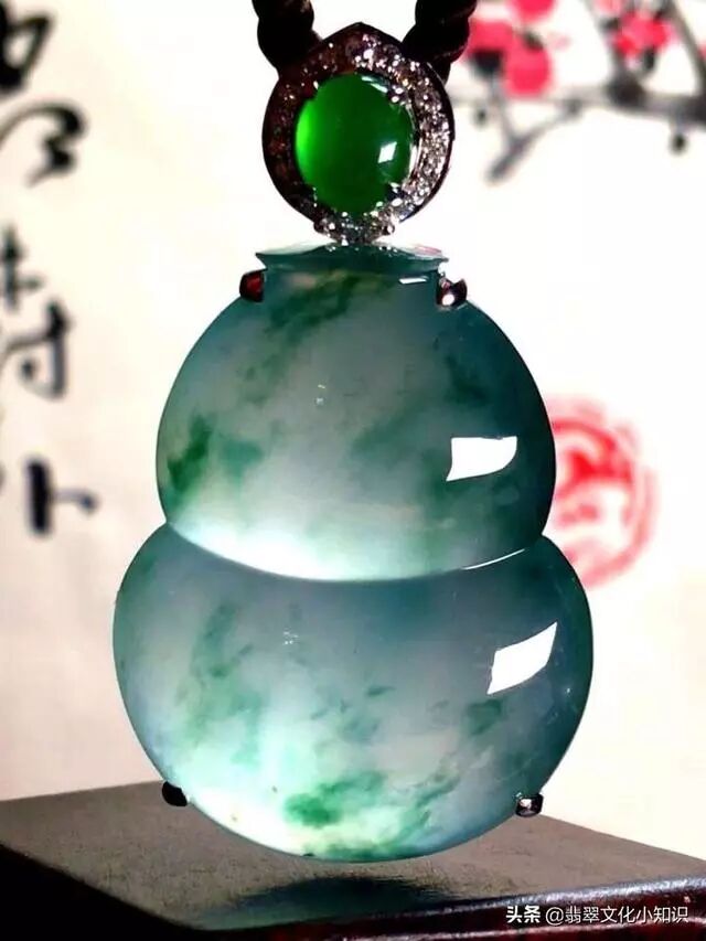 飘花翡翠一定比无飘花翡翠贵吗？