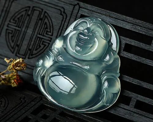 翡翠为什么没有品牌LOGO？行家详解这几个冷门的翡翠问题