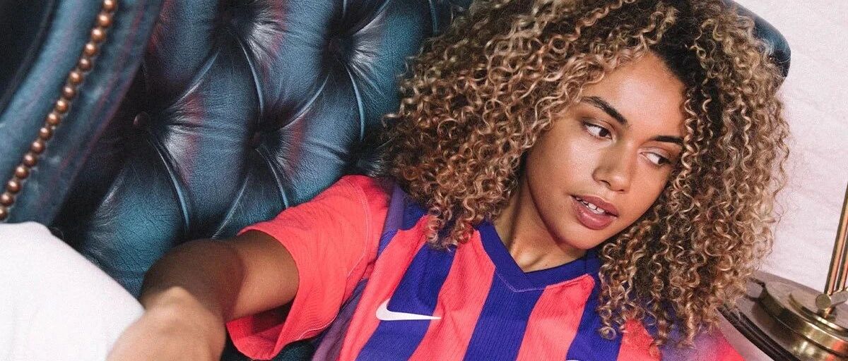 切尔西第三球衣发布｜极致“蓝调”