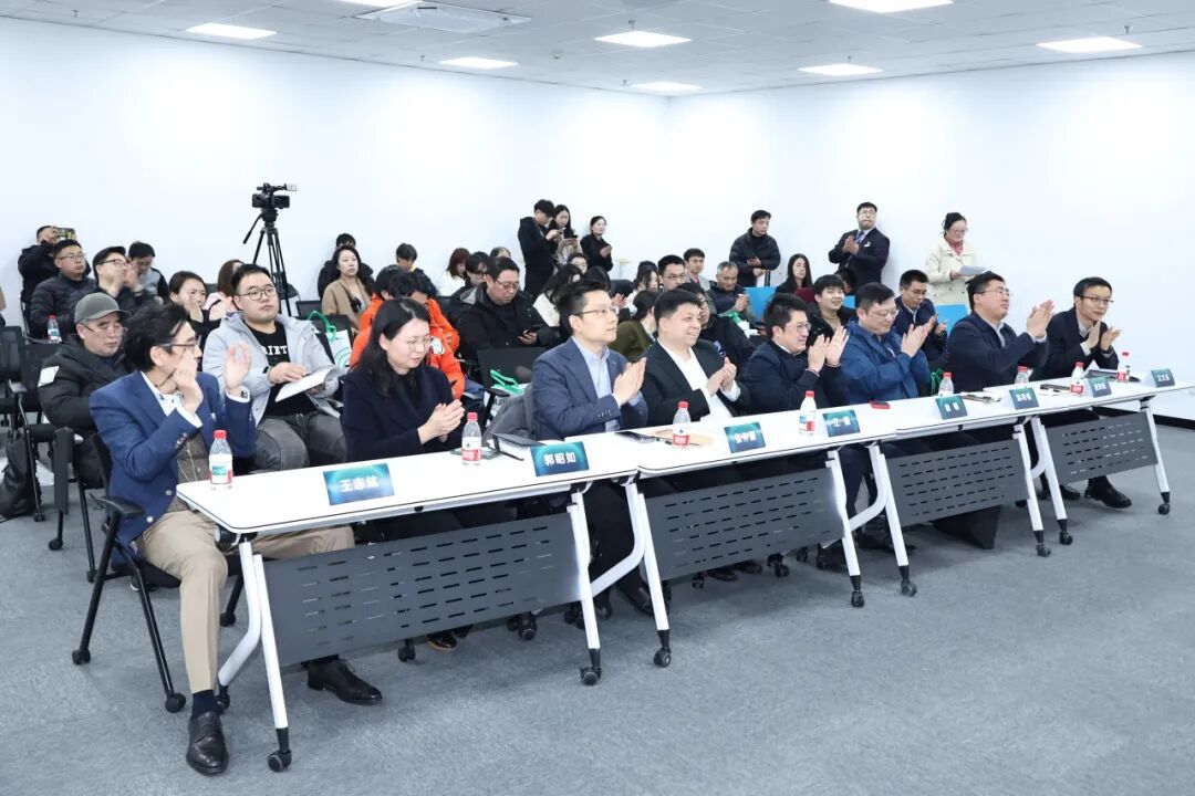 新質(zhì)造工廠 | 寶山區(qū)專精特新企業(yè)專項(xiàng)活動(dòng)在上海日揚(yáng)舉辦