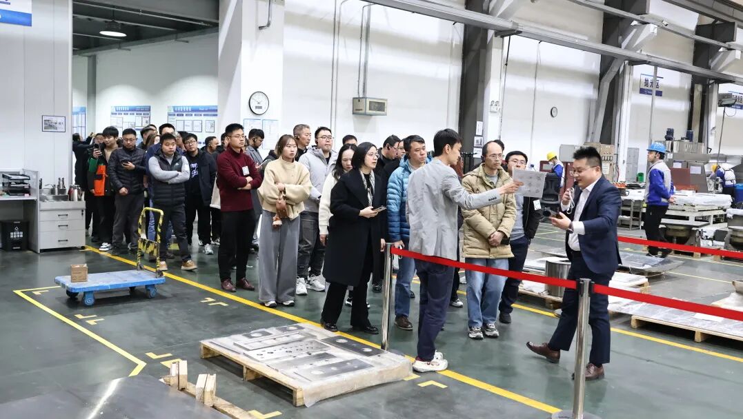 新質(zhì)造工廠 | 寶山區(qū)專精特新企業(yè)專項(xiàng)活動(dòng)在上海日揚(yáng)舉辦