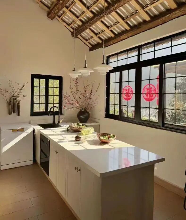 花10w回农村老家给爸妈爆改40年婚房没想到被全村人强势围观