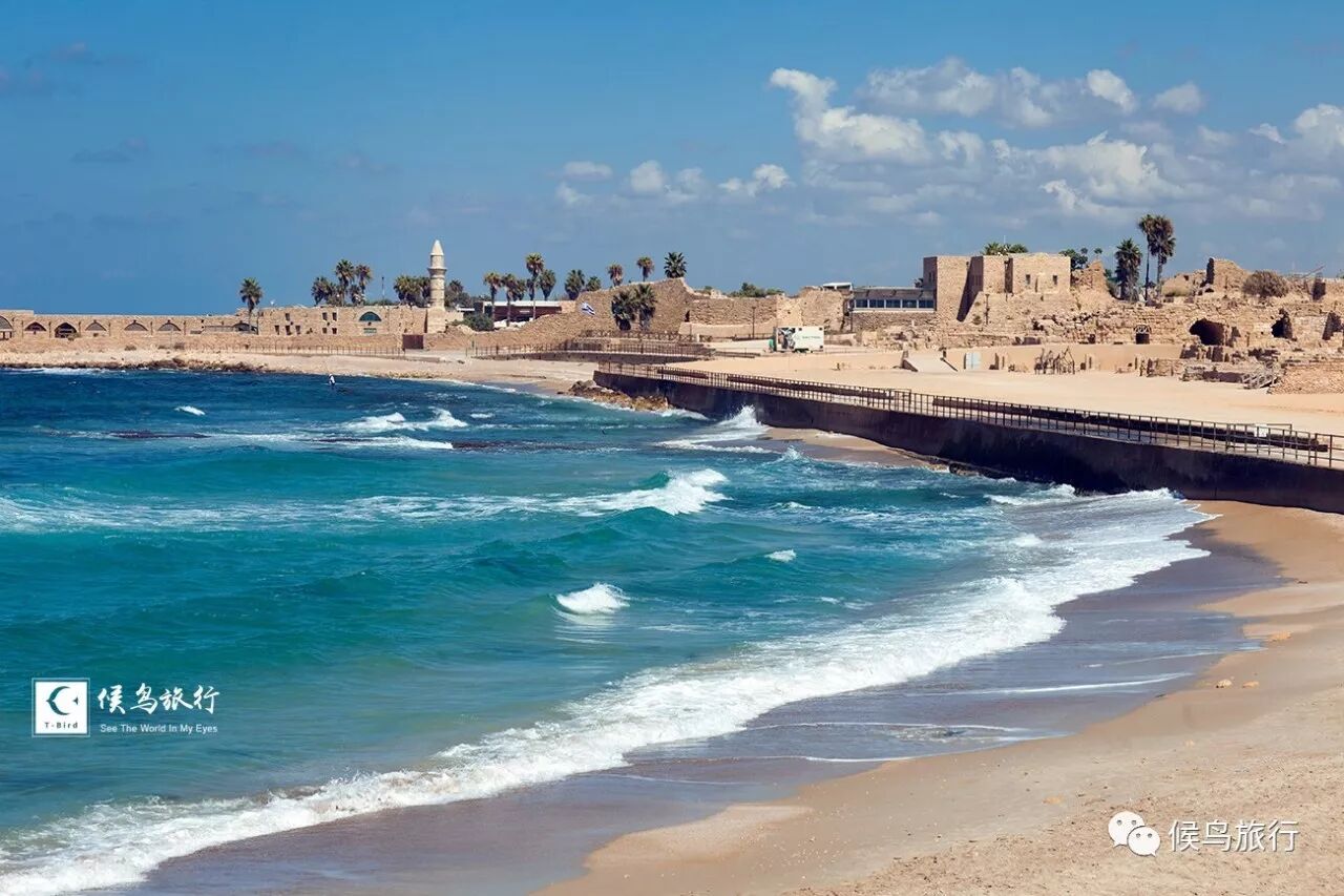 在这里，耶稣显神迹灌醉众人