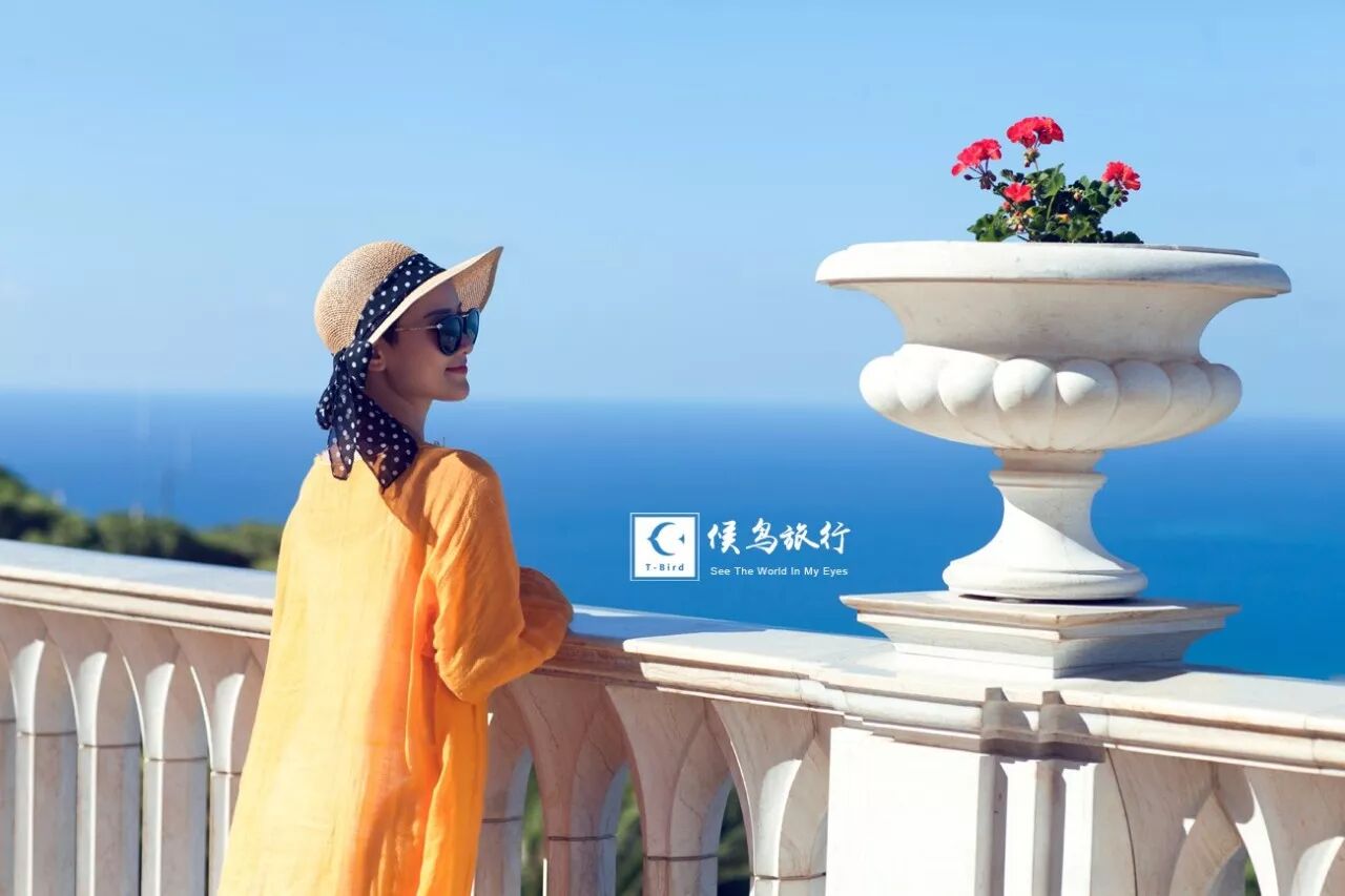 在这里，耶稣显神迹灌醉众人