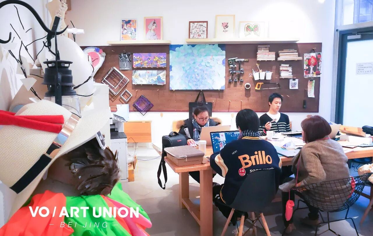 ai怎么整体变色_ai部分字体变色_ai渐变色怎么调自己想要的颜色