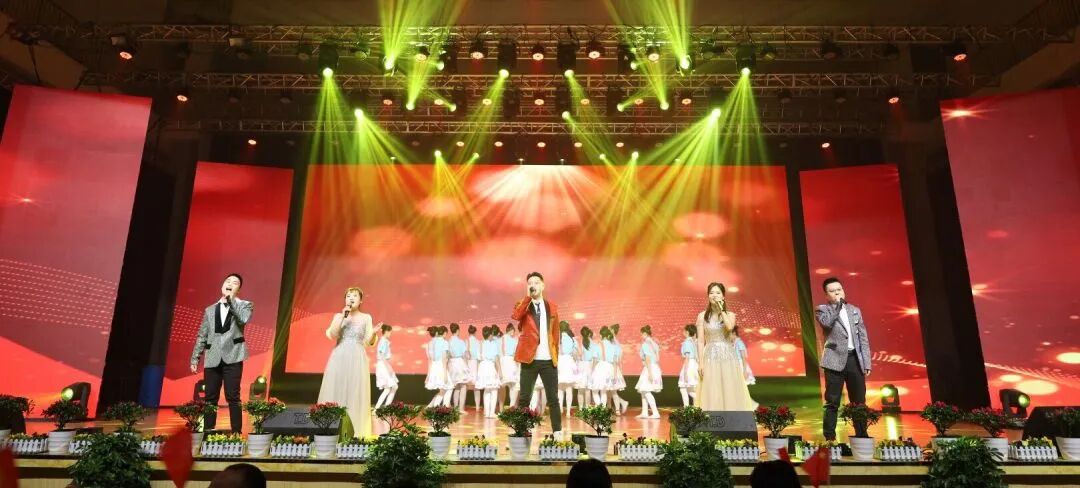 “益”展风采共欢庆 “智”续辉煌启新年 ——湘潭市益智中学“盛世龙年，祥瑞满堂”2024年师生元旦文艺汇演圆满落幕