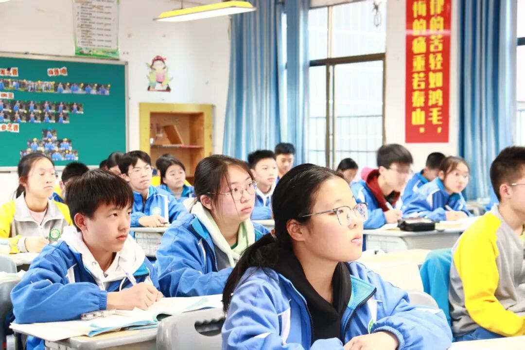 幸福德育 | 青春湘潮起，法治伴我行——湘潭大学法学院走进益智中学开展校园普法活动