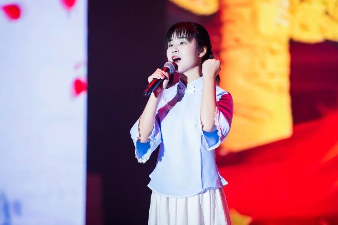 “益”展风采共欢庆 “智”续辉煌启新年 ——湘潭市益智中学“盛世龙年，祥瑞满堂”2024年师生元旦文艺汇演圆满落幕