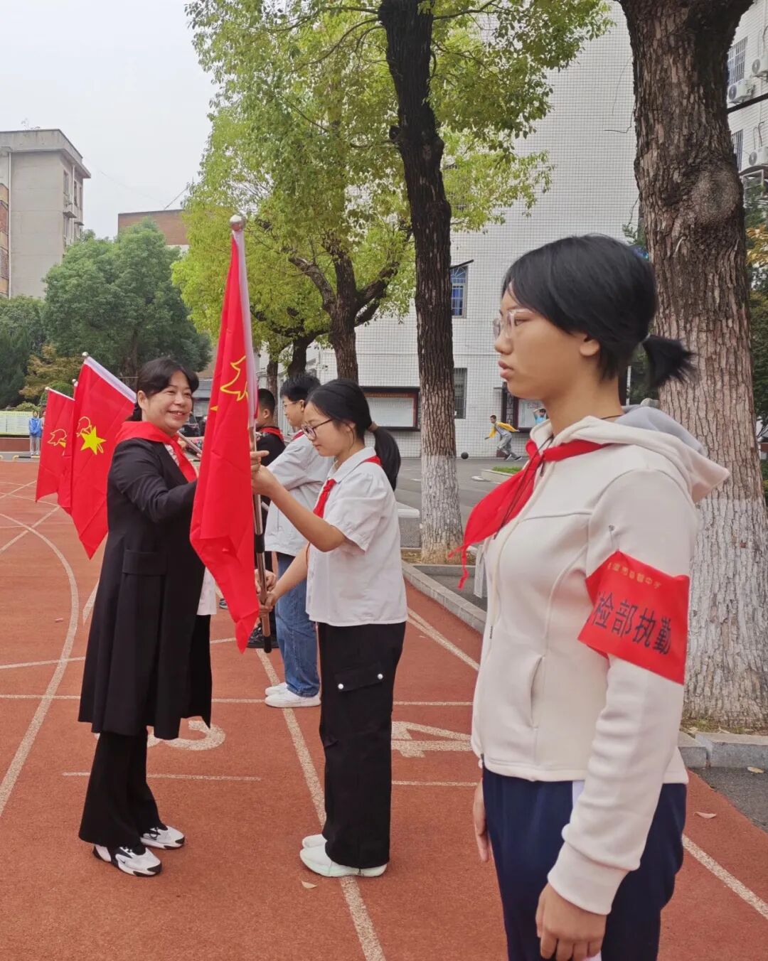 校园动态 | 薪火映队旗  益心向未来 ——记湘潭市益智中学2025年少先队建队活动