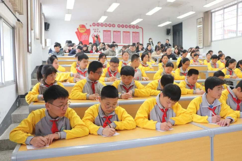 春风化雨润无声 益智园丁展芳华——湘潭市益智中学开展2025年“益文化”班主任基本功比赛活动