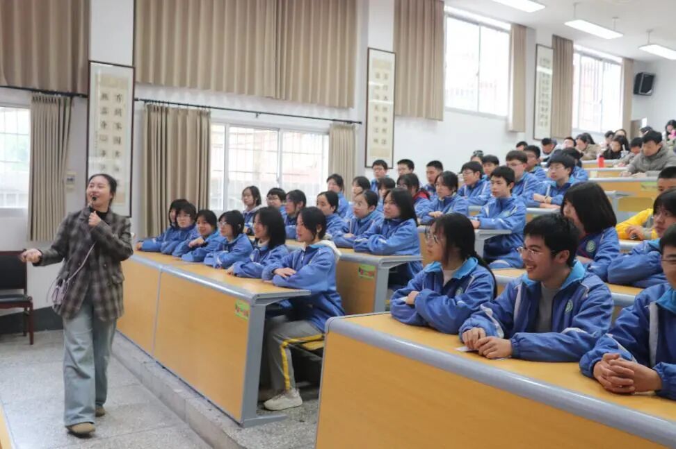 春风化雨润无声 益智园丁展芳华——湘潭市益智中学开展2025年“益文化”班主任基本功比赛活动
