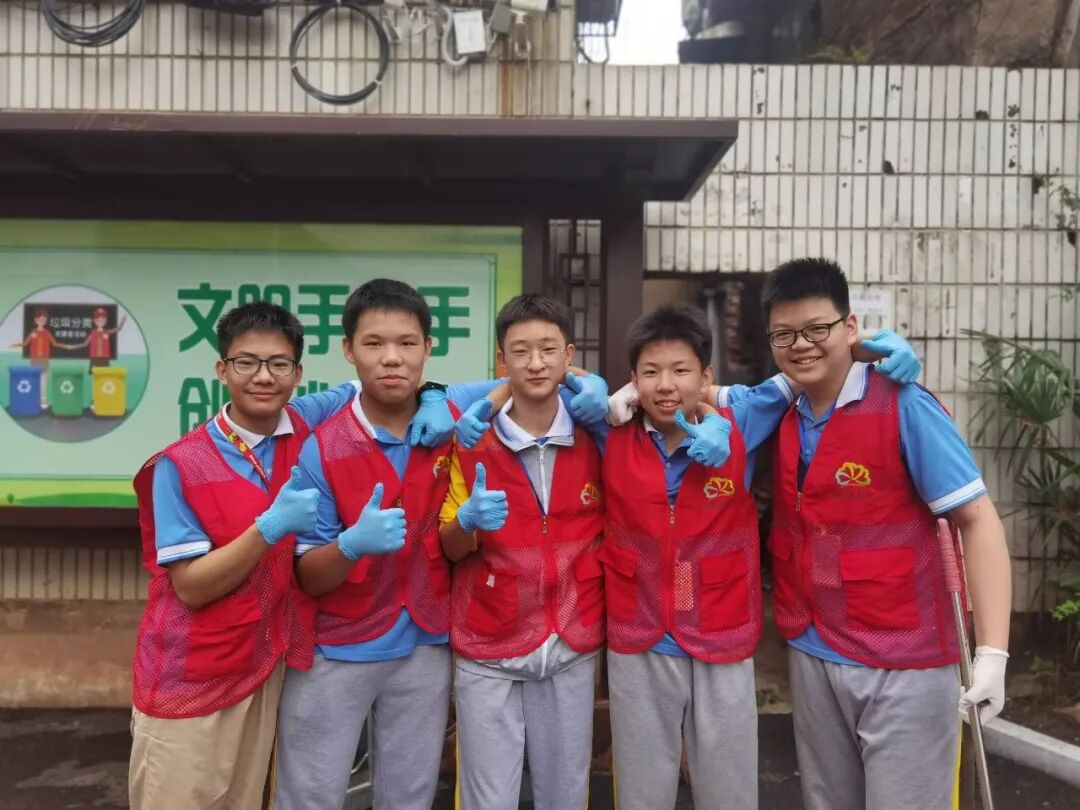 志愿活动 | 创文有我，团员先行 ——益智中学团员学生开展校园卫生打扫志愿服务