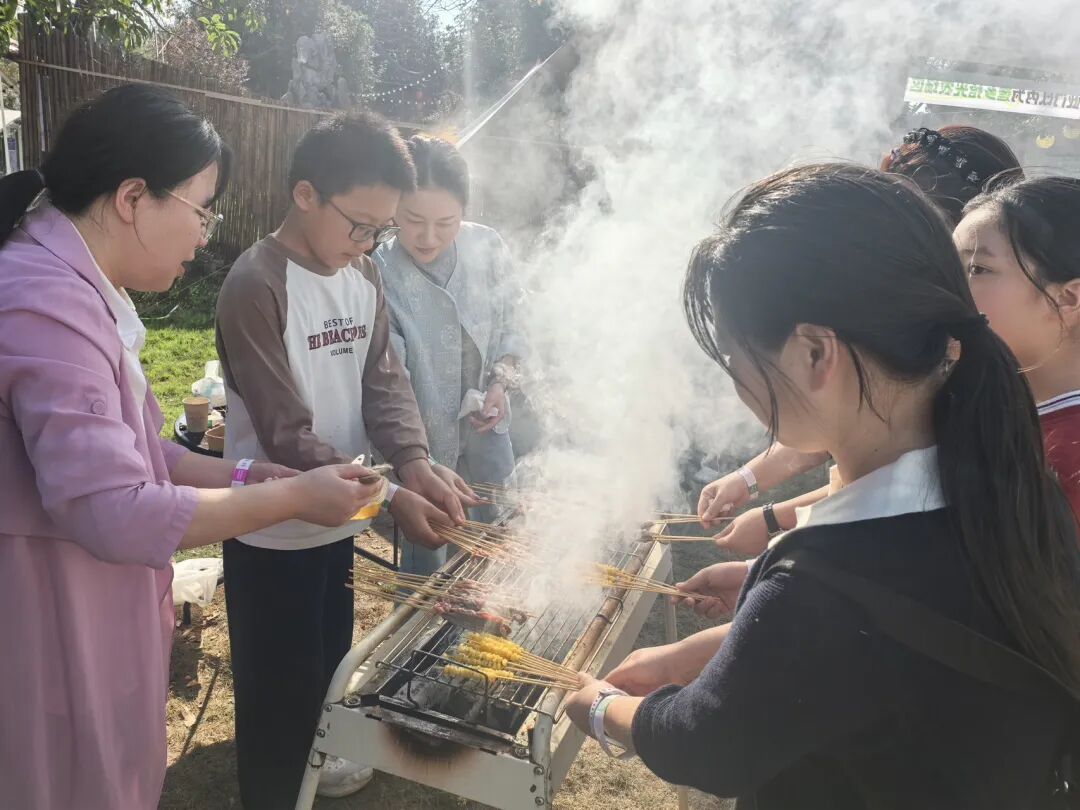 工会活动 | 秋日盈笑语，田园悠然情——记湘潭市益智中学工会赴乡泮时光开展秋游活动