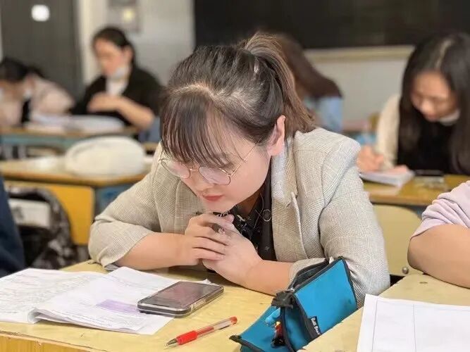 教研教学 | 教不止，研不停——记益智中学英语组教研活动