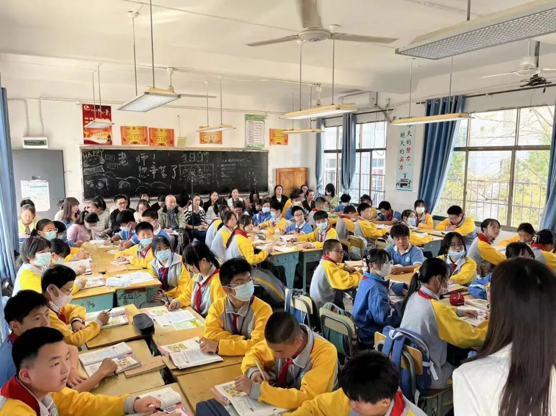 教研教学 | 教不止，研不停——记益智中学英语组教研活动