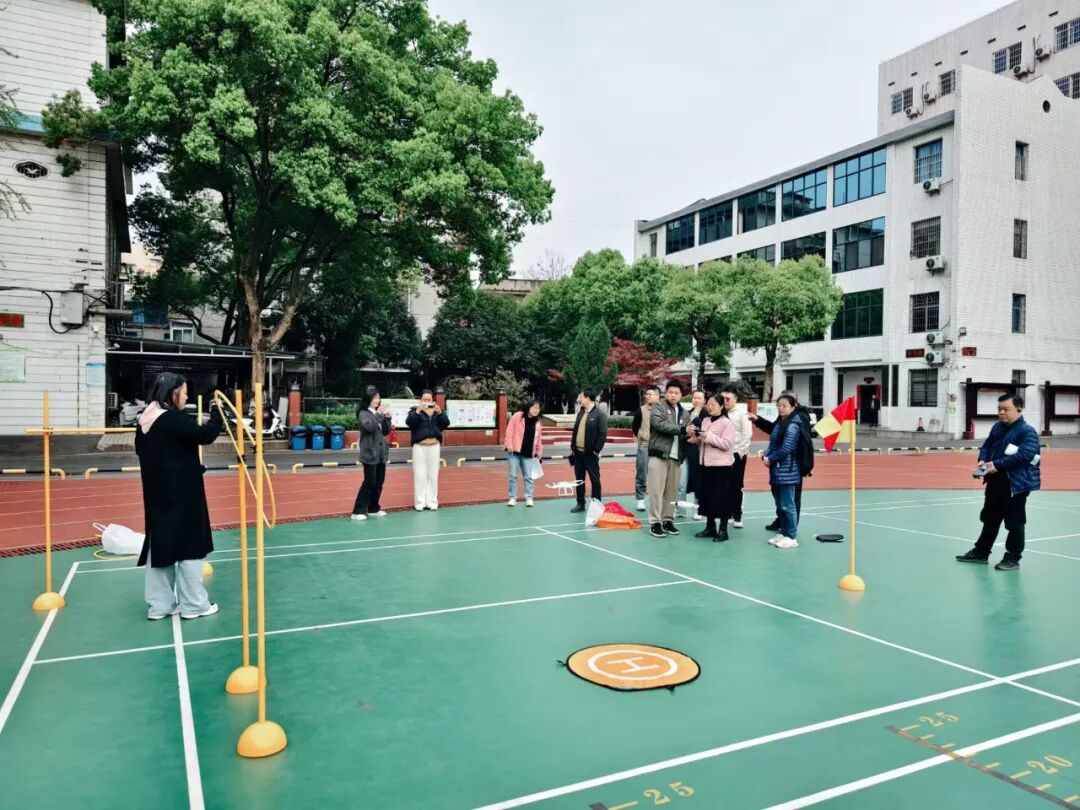 校园动态 | 无人机培训赋能，校园科学教育加速跑——湘潭市青少年宫来益智中学开展 “科普进校园” 无人机师资公益培训